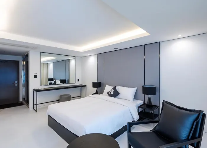 Hotel The Designers Yeouido 3*