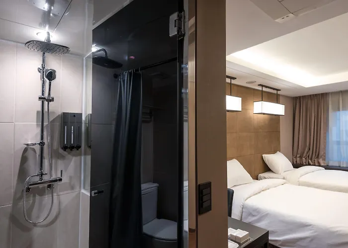 Отель Hotel The Designers Yeouido