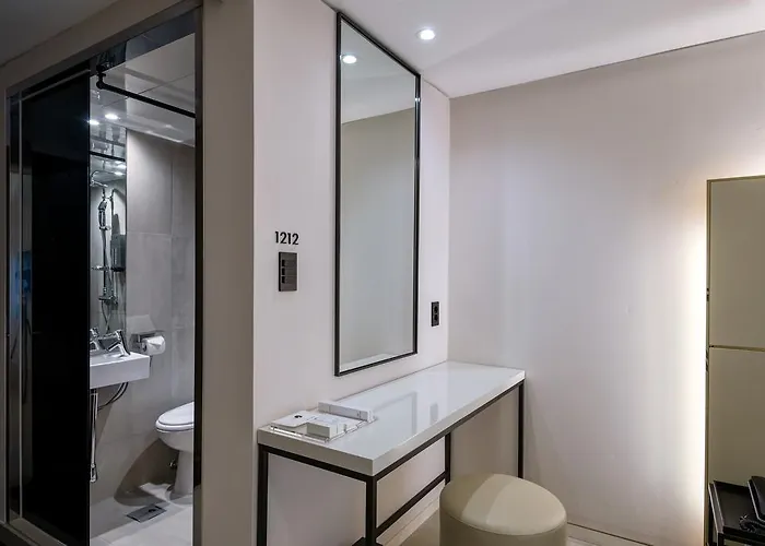 Отель Hotel The Designers Yeouido